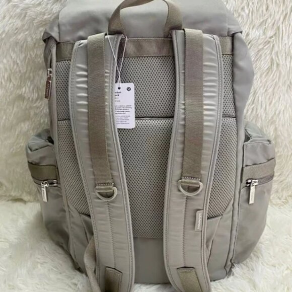 lululemon丨Wunderlust Backpack 25L - Picture 2 of 6